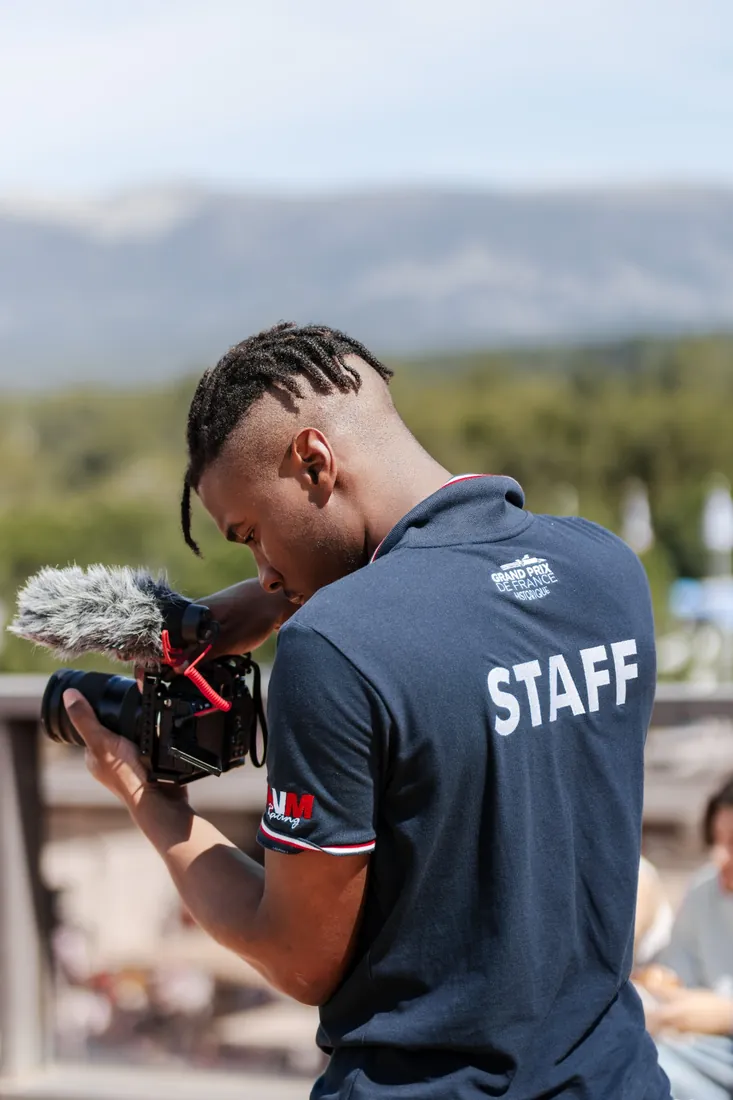 Stevy en tournage – Apexx Agency