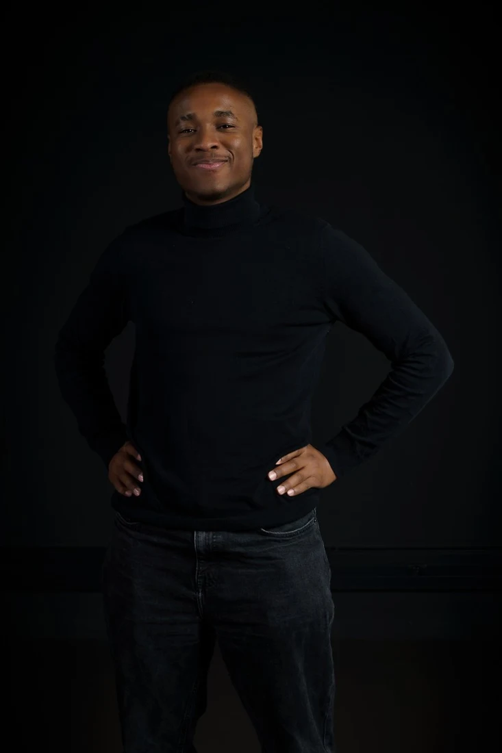 Portrait de Stevy en studio – Apexx Agency